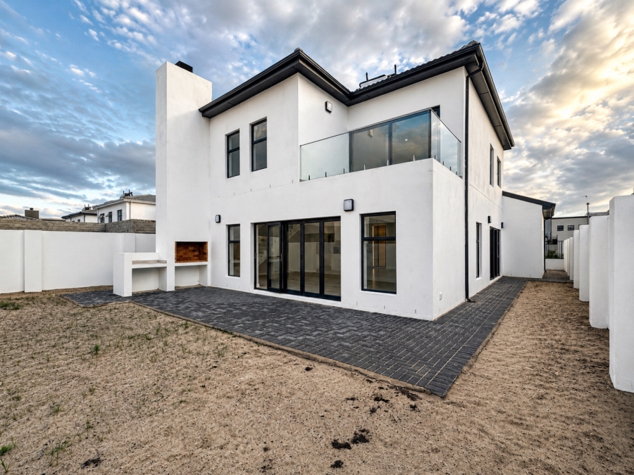 5 Bedroom Property for Sale in Sandown Western Cape